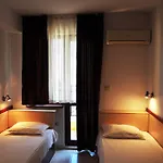 Family Daf 招待所 奥布佐尔