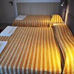 招待所 Family Daf