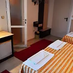 招待所 Family Daf 4*