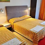 招待所 Family Daf 4*