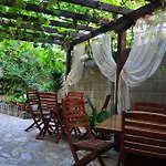 招待所 Family Daf