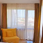 招待所 Family Daf