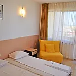 Family Daf 招待所 奥布佐尔