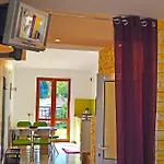 Family Daf 招待所 4*