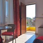 招待所 Family Daf 4*