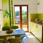 招待所 Family Daf