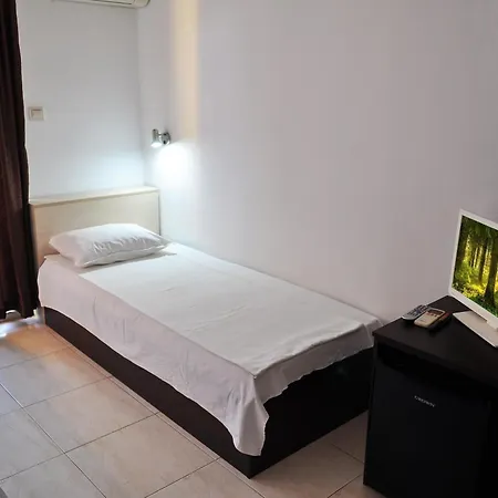 בית הארחה Family Daf 4*