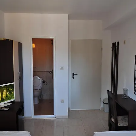 בית הארחה Family Daf אובזור