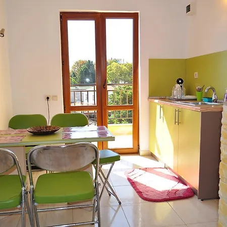 בית הארחה Family Daf 4*