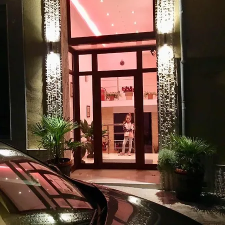 בית הארחה Family Daf 4*